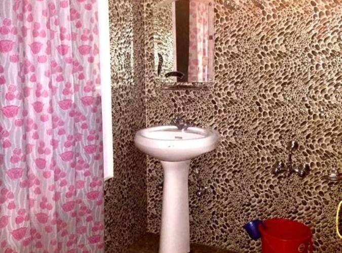 Hotel Royal Humza, Srinagar 5